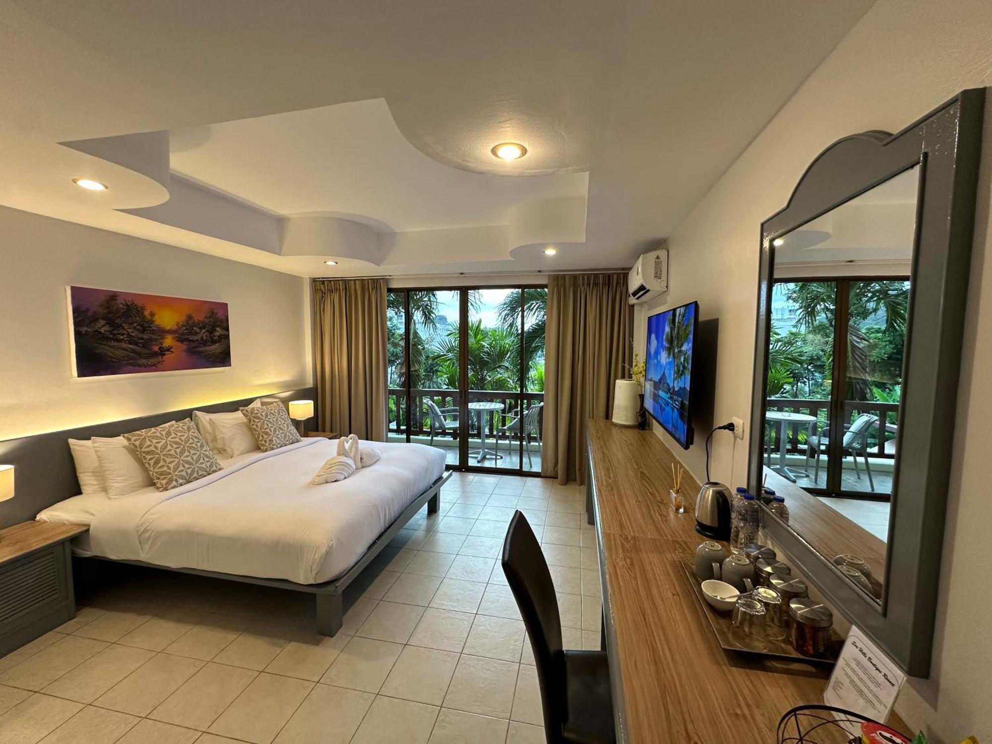 Sea Hills Resort Patong Exteriör bild