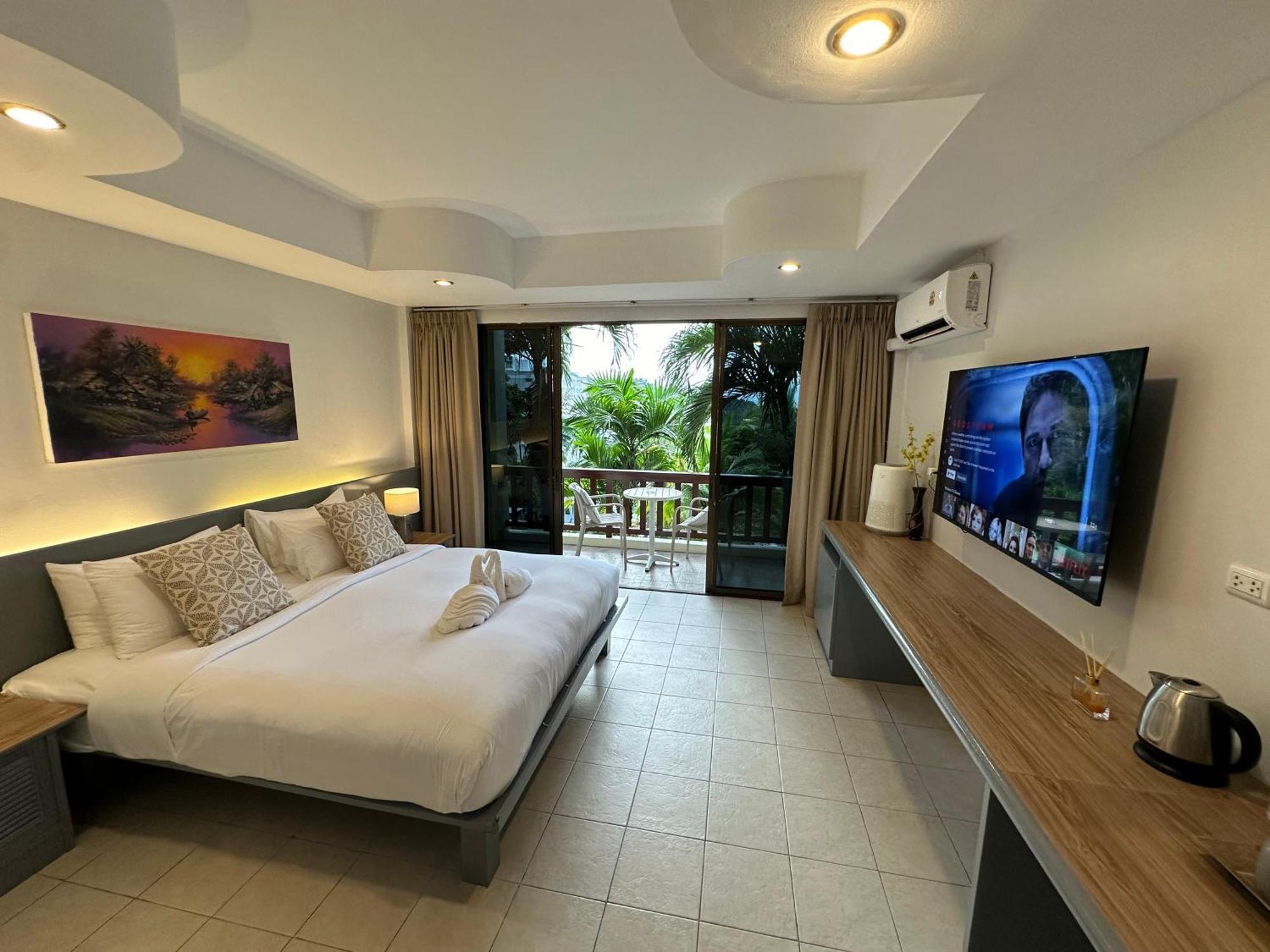 Sea Hills Resort Patong Exteriör bild