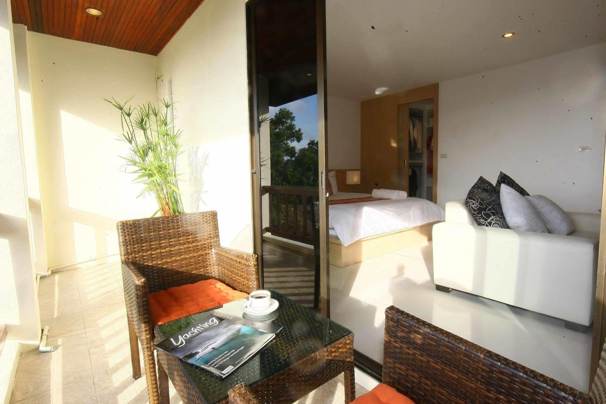Sea Hills Resort Patong Exteriör bild