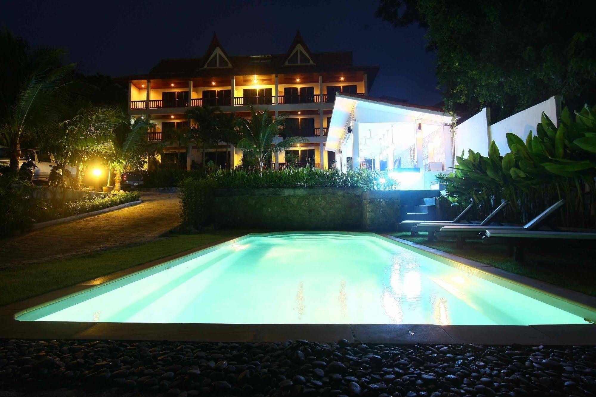 Sea Hills Resort Patong Exteriör bild