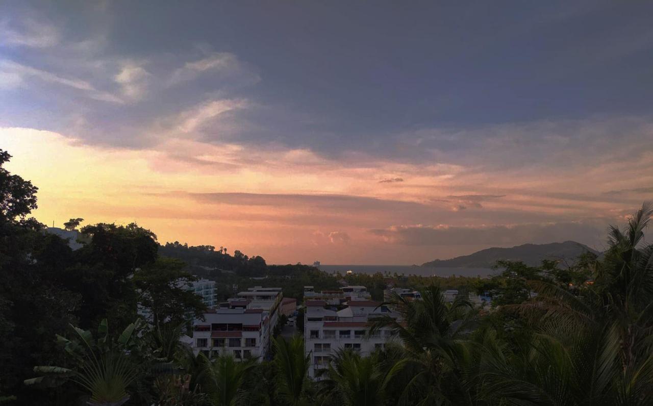 Sea Hills Resort Patong Exteriör bild